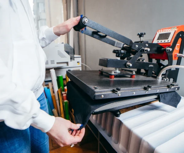 สั่งผลิตยูนิฟอร์มอย่างไรให้ได้ตรงแบบและตรงเวลา